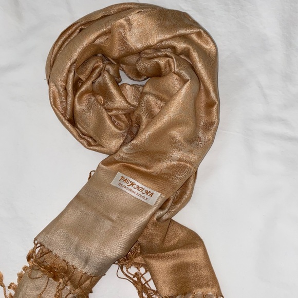 Scarf - Picture 2 of 4